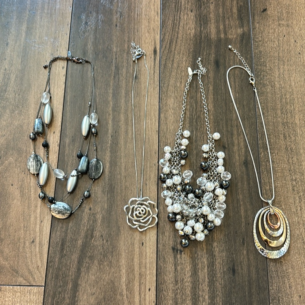 costume jewelry necklaces